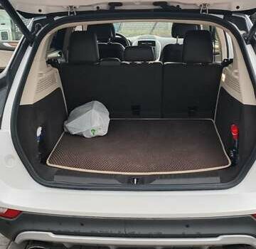 Белый Линкольн МКС, объемом двигателя 2 л и пробегом 158 тыс. км за 18000 $, фото 10 на Automoto.ua