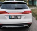 Белый Линкольн МКС, объемом двигателя 2 л и пробегом 158 тыс. км за 18000 $, фото 1 на Automoto.ua