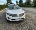 Белый Линкольн МКС, объемом двигателя 2 л и пробегом 147 тыс. км за 15500 $, фото 1 на Automoto.ua