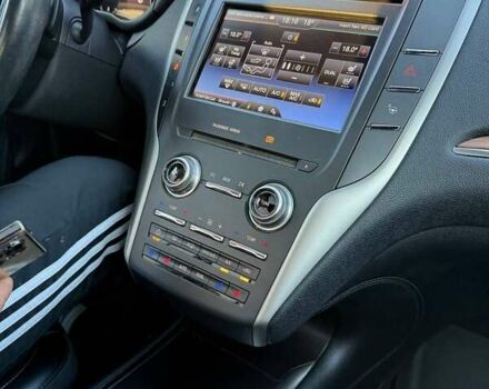 Белый Линкольн МКС, объемом двигателя 2 л и пробегом 188 тыс. км за 14700 $, фото 21 на Automoto.ua