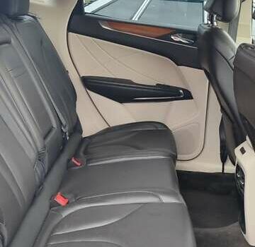 Белый Линкольн МКС, объемом двигателя 2 л и пробегом 158 тыс. км за 18000 $, фото 4 на Automoto.ua