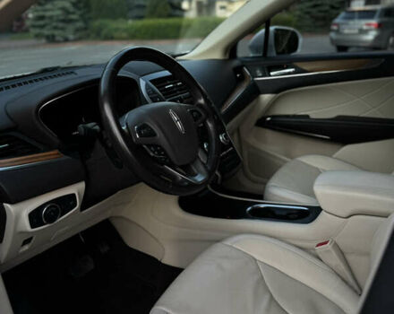 Білий Лінкольн МКС, об'ємом двигуна 2.26 л та пробігом 126 тис. км за 15200 $, фото 13 на Automoto.ua