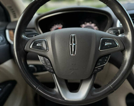 Білий Лінкольн МКС, об'ємом двигуна 2.26 л та пробігом 126 тис. км за 15200 $, фото 14 на Automoto.ua