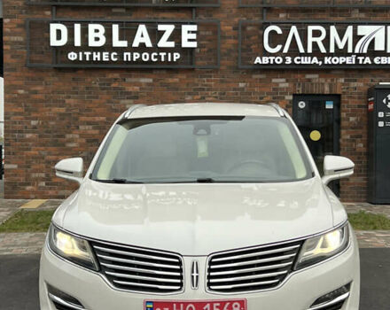 Белый Линкольн МКС, объемом двигателя 2 л и пробегом 171 тыс. км за 12500 $, фото 1 на Automoto.ua