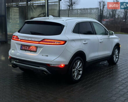 Белый Линкольн МКС, объемом двигателя 2 л и пробегом 190 тыс. км за 8200 $, фото 5 на Automoto.ua