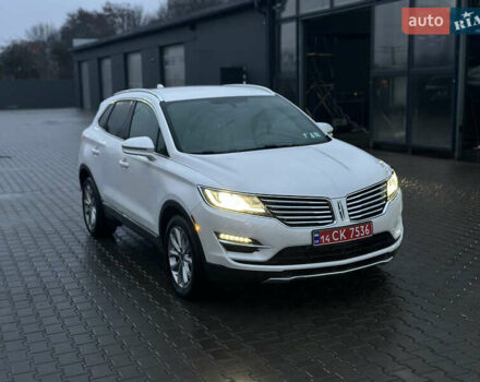 Белый Линкольн МКС, объемом двигателя 2 л и пробегом 190 тыс. км за 8200 $, фото 1 на Automoto.ua