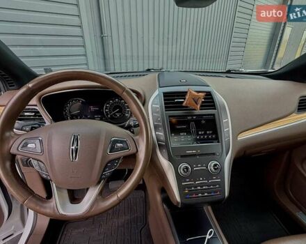 Білий Лінкольн МКС, об'ємом двигуна 2.3 л та пробігом 100 тис. км за 15500 $, фото 9 на Automoto.ua