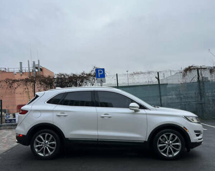 Белый Линкольн МКС, объемом двигателя 2 л и пробегом 171 тыс. км за 12500 $, фото 5 на Automoto.ua
