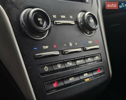 Білий Лінкольн МКС, об'ємом двигуна 2 л та пробігом 170 тис. км за 12500 $, фото 21 на Automoto.ua