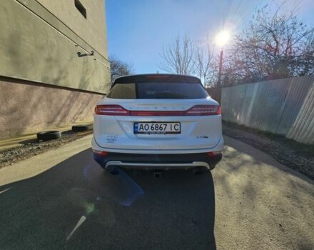 Белый Линкольн МКС, объемом двигателя 2.3 л и пробегом 150 тыс. км за 14500 $, фото 5 на Automoto.ua