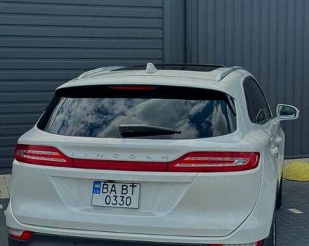 Білий Лінкольн МКС, об'ємом двигуна 2.3 л та пробігом 100 тис. км за 15500 $, фото 7 на Automoto.ua