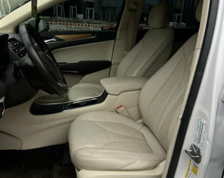 Белый Линкольн МКС, объемом двигателя 2 л и пробегом 171 тыс. км за 12500 $, фото 7 на Automoto.ua