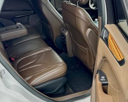 Білий Лінкольн МКС, об'ємом двигуна 2.3 л та пробігом 100 тис. км за 15500 $, фото 14 на Automoto.ua