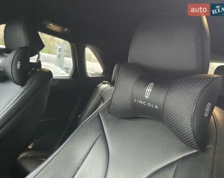 Білий Лінкольн МКС, об'ємом двигуна 2 л та пробігом 170 тис. км за 12500 $, фото 27 на Automoto.ua