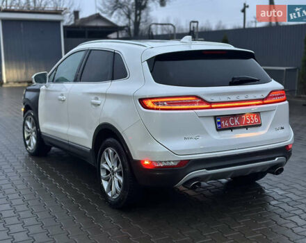 Белый Линкольн МКС, объемом двигателя 2 л и пробегом 190 тыс. км за 8200 $, фото 4 на Automoto.ua