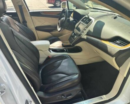 Білий Лінкольн МКС, об'ємом двигуна 2.3 л та пробігом 71 тис. км за 8000 $, фото 9 на Automoto.ua