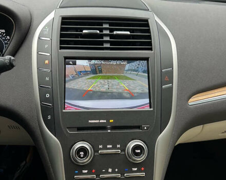 Белый Линкольн МКС, объемом двигателя 2 л и пробегом 171 тыс. км за 12500 $, фото 14 на Automoto.ua