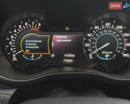 Білий Лінкольн МКС, об'ємом двигуна 2 л та пробігом 170 тис. км за 12500 $, фото 24 на Automoto.ua