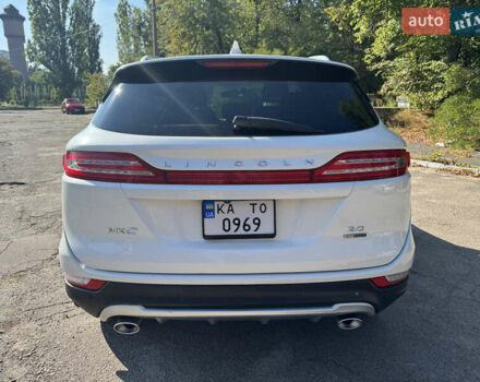 Лінкольн МКС 2016 у Києві на Automoto.ua Білий Лінкольн МКС, об'ємом двигуна 2 л та пробігом 107 тис. км за 14999 $, фото 5 на Automoto.ua