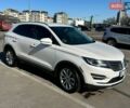 Белый Линкольн МКС, объемом двигателя 2.3 л и пробегом 105 тыс. км за 13000 $, фото 1 на Automoto.ua