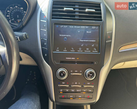 Лінкольн МКС 2016 у Києві на Automoto.ua Білий Лінкольн МКС, об'ємом двигуна 2 л та пробігом 107 тис. км за 14999 $, фото 18 на Automoto.ua