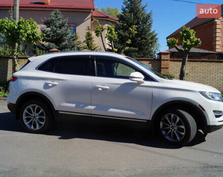 Белый Линкольн МКС, объемом двигателя 2 л и пробегом 189 тыс. км за 15900 $, фото 12 на Automoto.ua