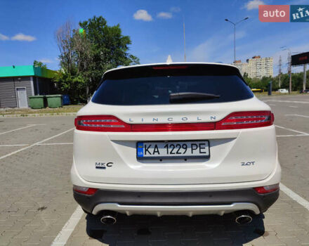 Белый Линкольн МКС, объемом двигателя 2 л и пробегом 49 тыс. км за 21000 $, фото 6 на Automoto.ua