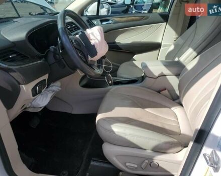 Білий Лінкольн МКС, об'ємом двигуна 0 л та пробігом 129 тис. км за 3000 $, фото 6 на Automoto.ua