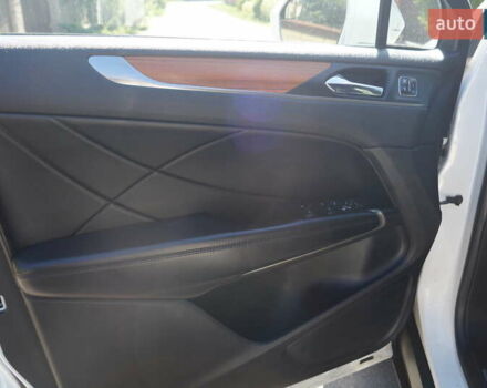 Белый Линкольн МКС, объемом двигателя 2 л и пробегом 189 тыс. км за 15900 $, фото 22 на Automoto.ua