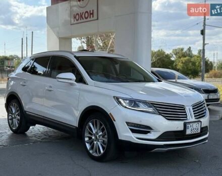 Белый Линкольн МКС, объемом двигателя 2 л и пробегом 53 тыс. км за 17000 $, фото 1 на Automoto.ua