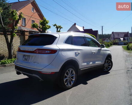 Белый Линкольн МКС, объемом двигателя 2 л и пробегом 189 тыс. км за 15900 $, фото 15 на Automoto.ua