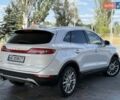 Белый Линкольн МКС, объемом двигателя 2 л и пробегом 53 тыс. км за 17000 $, фото 5 на Automoto.ua