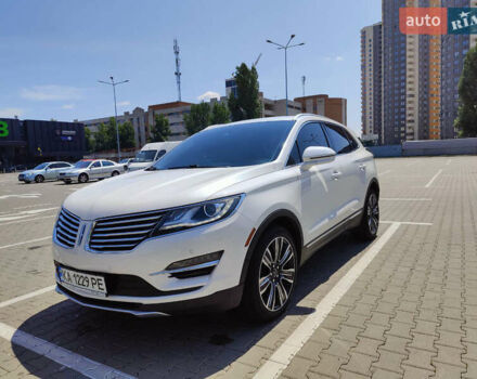 Белый Линкольн МКС, объемом двигателя 2 л и пробегом 49 тыс. км за 21000 $, фото 1 на Automoto.ua