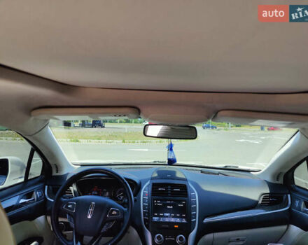 Белый Линкольн МКС, объемом двигателя 2 л и пробегом 49 тыс. км за 21000 $, фото 10 на Automoto.ua