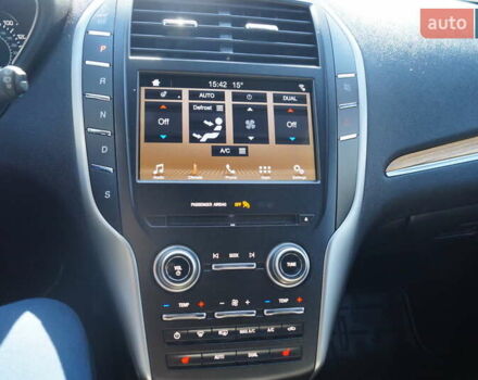 Белый Линкольн МКС, объемом двигателя 2 л и пробегом 189 тыс. км за 15900 $, фото 36 на Automoto.ua