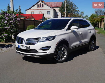 Белый Линкольн МКС, объемом двигателя 2 л и пробегом 189 тыс. км за 15900 $, фото 1 на Automoto.ua