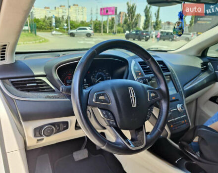 Белый Линкольн МКС, объемом двигателя 2 л и пробегом 49 тыс. км за 21000 $, фото 16 на Automoto.ua