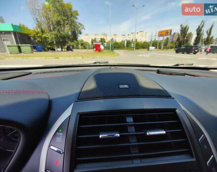 Белый Линкольн МКС, объемом двигателя 2 л и пробегом 49 тыс. км за 21000 $, фото 14 на Automoto.ua