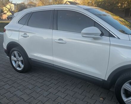 Белый Линкольн МКС, объемом двигателя 2 л и пробегом 91 тыс. км за 15499 $, фото 1 на Automoto.ua