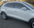 Белый Линкольн МКС, объемом двигателя 2 л и пробегом 91 тыс. км за 15499 $, фото 1 на Automoto.ua