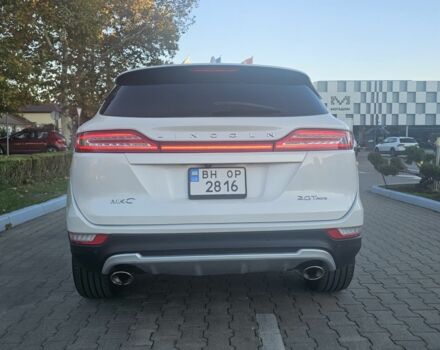 Белый Линкольн МКС, объемом двигателя 2 л и пробегом 91 тыс. км за 15499 $, фото 5 на Automoto.ua