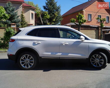 Белый Линкольн МКС, объемом двигателя 2 л и пробегом 189 тыс. км за 15900 $, фото 13 на Automoto.ua