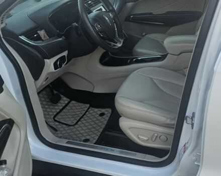 Белый Линкольн МКС, объемом двигателя 2 л и пробегом 91 тыс. км за 15499 $, фото 7 на Automoto.ua