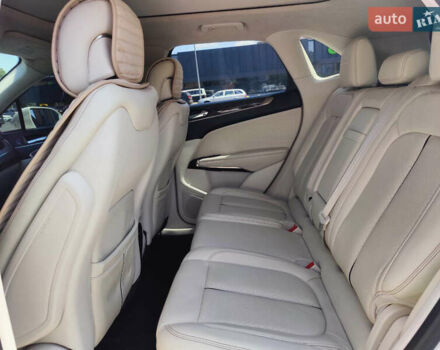 Белый Линкольн МКС, объемом двигателя 2 л и пробегом 49 тыс. км за 21000 $, фото 12 на Automoto.ua