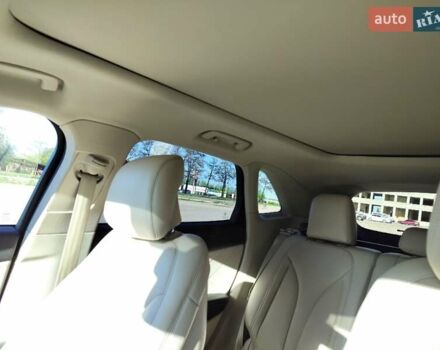 Белый Линкольн МКС, объемом двигателя 2 л и пробегом 91 тыс. км за 21000 $, фото 9 на Automoto.ua