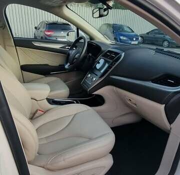 Белый Линкольн МКС, объемом двигателя 2 л и пробегом 89 тыс. км за 18000 $, фото 11 на Automoto.ua