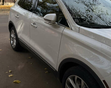 Білий Лінкольн МКС, об'ємом двигуна 2 л та пробігом 82 тис. км за 21700 $, фото 1 на Automoto.ua