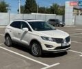 Белый Линкольн МКС, объемом двигателя 2 л и пробегом 65 тыс. км за 17300 $, фото 1 на Automoto.ua