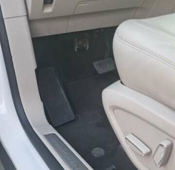 Белый Линкольн МКС, объемом двигателя 2 л и пробегом 89 тыс. км за 18000 $, фото 20 на Automoto.ua