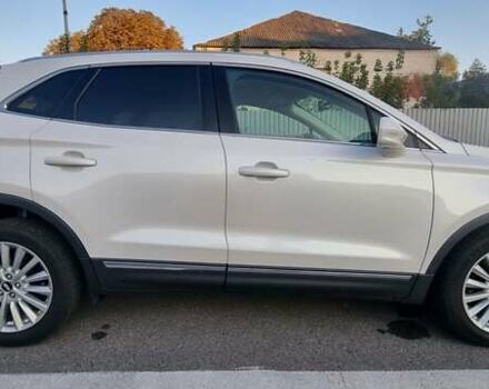 Белый Линкольн МКС, объемом двигателя 2 л и пробегом 89 тыс. км за 18000 $, фото 2 на Automoto.ua